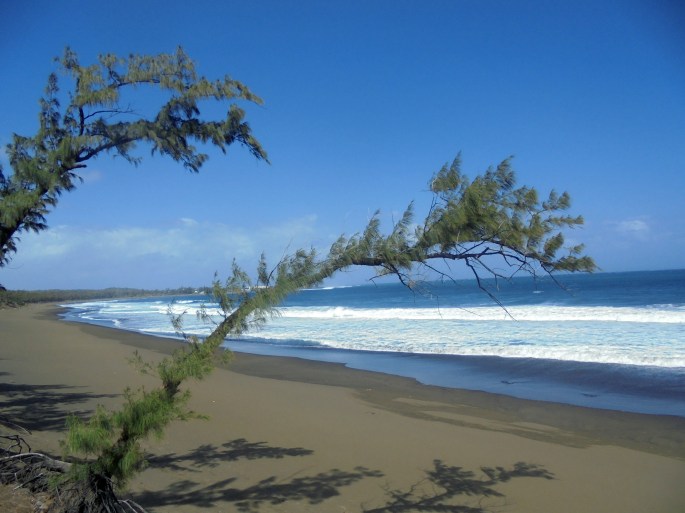Plage de sable noir, L'Etang-salé, Ile de la Réunion