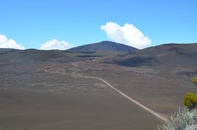 Plaine des sables et le Piton de la fournaise, ile de la Réunion