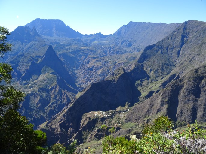 Randonnée Ile de la Réunion Ilet Alcide depuis le Maido vue sur le cirque de Mafate paysages