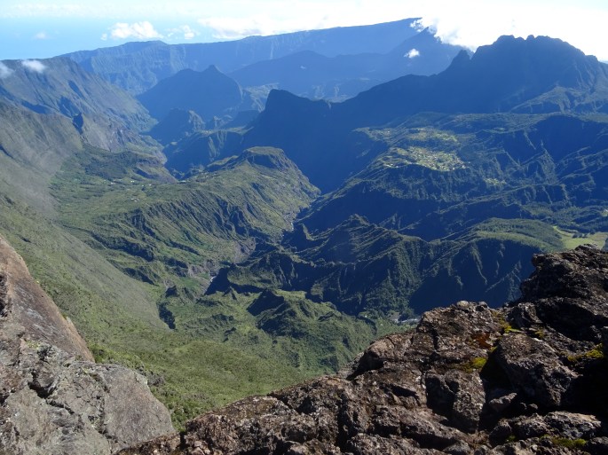 Randonnée Ile de la Réunion Grand Bénare depuis le Maido vue sur le cirque de Mafate 