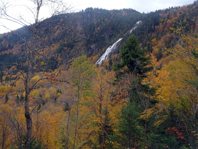 Chute Delaney, Randonnée d'automne au Québec, Vallée bras du Nord
