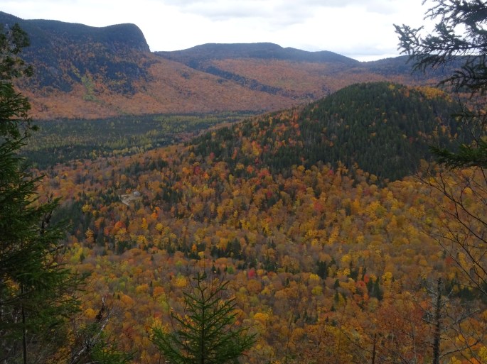 Randonnée d'automne pour voir les couleurs au Québec : Vallée Bras du Nord, Canada