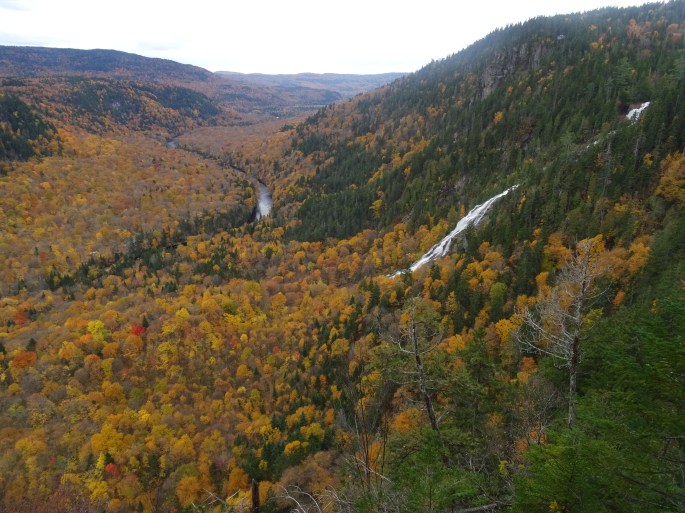Randonnée d'automne au Québec : Chute Delaney, Vallée Bras du Nord, Canada