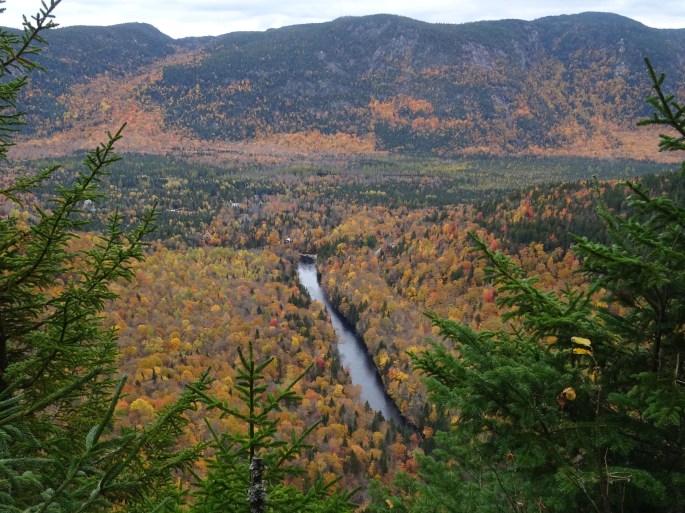 où voir les couleurs d'automne à proximité de Québec city : Randonnée Vallée bras du nord, Canada