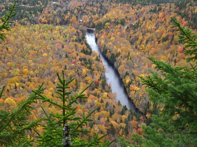 Activité d'automne à proximité de Québec city : Randonnée à la Vallée Bras du Nord, Canada