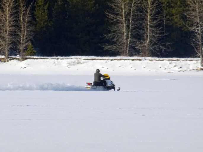 moto neige à Hydraulic lake, Kelowna Canada,