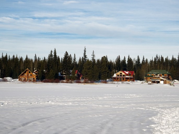 Randonnée raquette sur lac gelé (Hydraulic lake) Kelowna, Vallée d'Okanagan Canada British columbia
