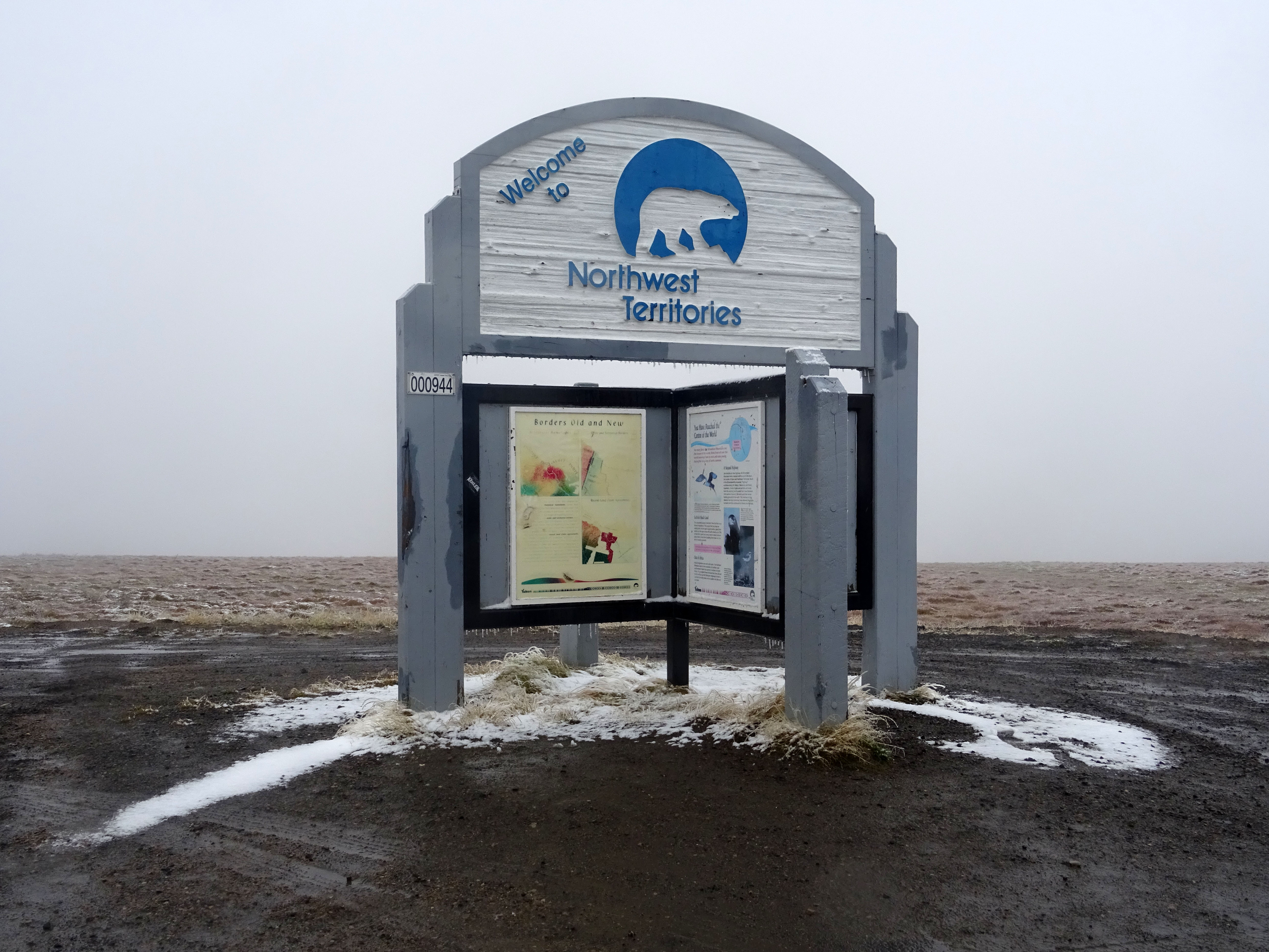 Frontière Yukon & Territoires du Nord-Ouest, Dempster Highway