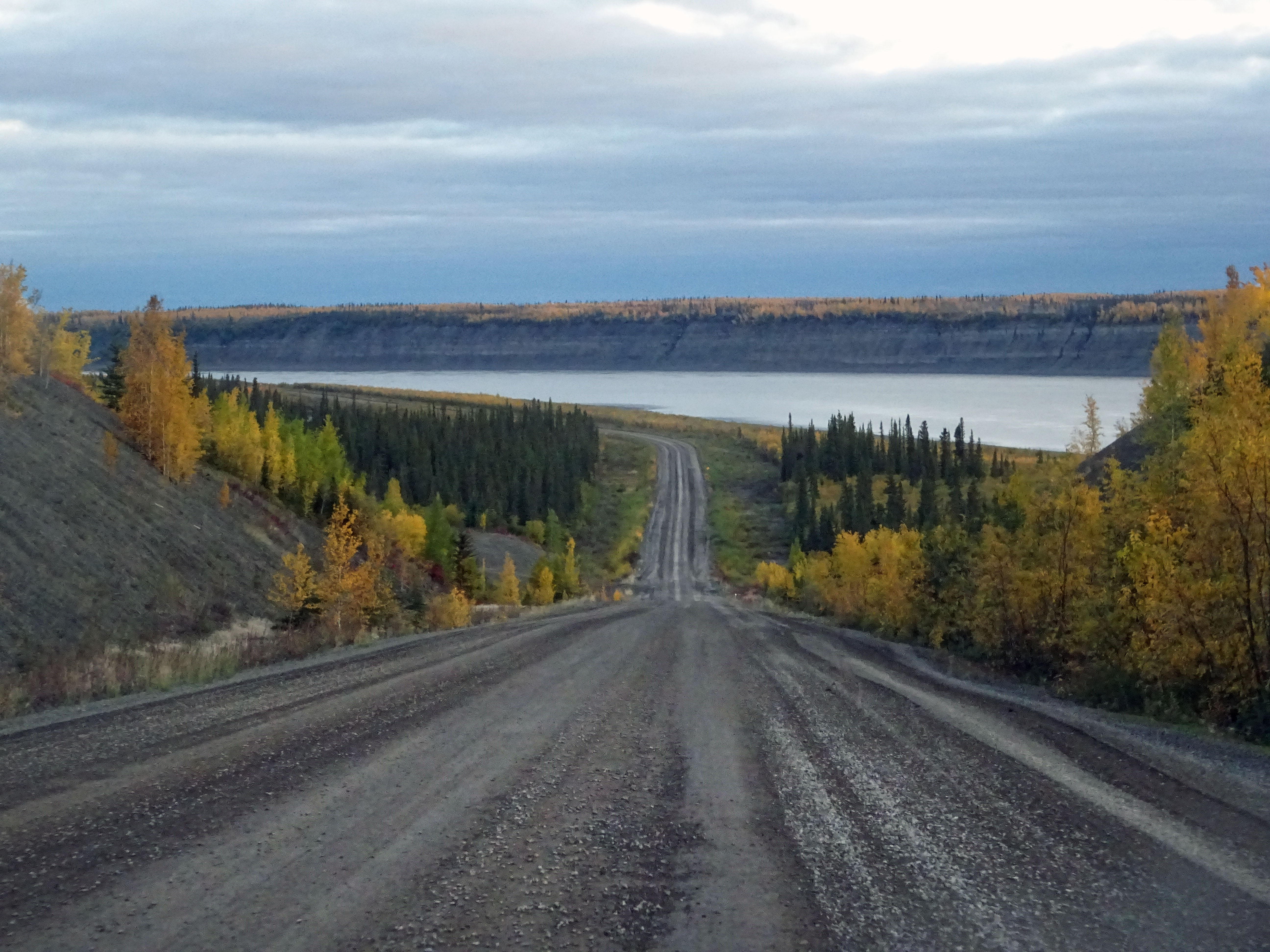 Road trip sur la Dempster Highway , direction l'océan arctique ! 